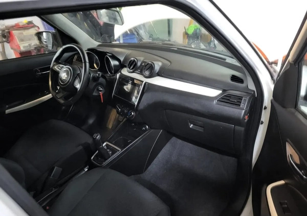 Suzuki Swift cena 29900 przebieg: 75953, rok produkcji 2019 z Tuszyn małe 67